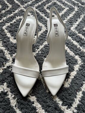 IDIFU White Pointed Slingback Heels with Single Toe Strap